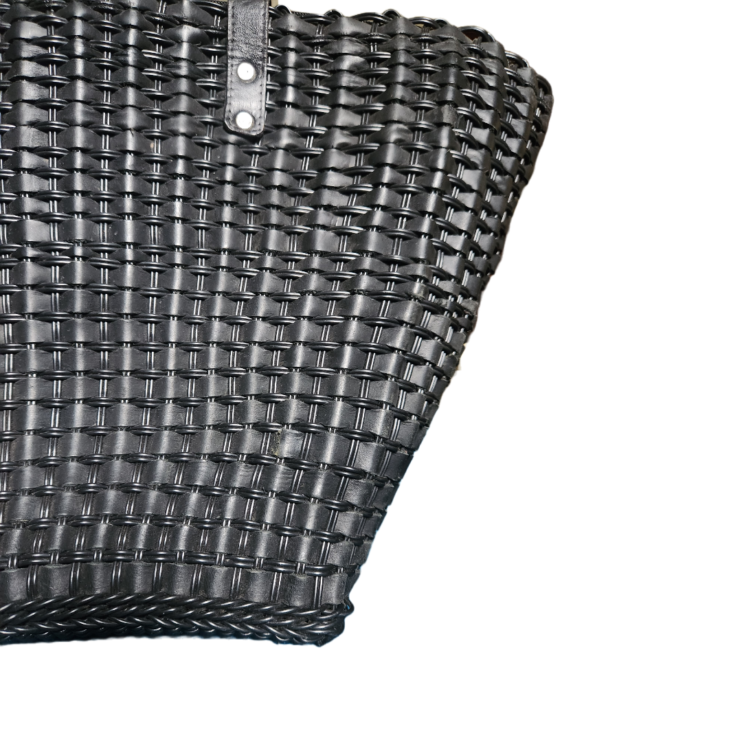 Tote black crafted bag