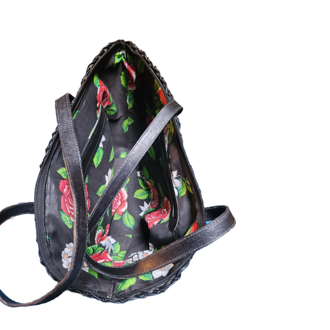 Tote black crafted bag
